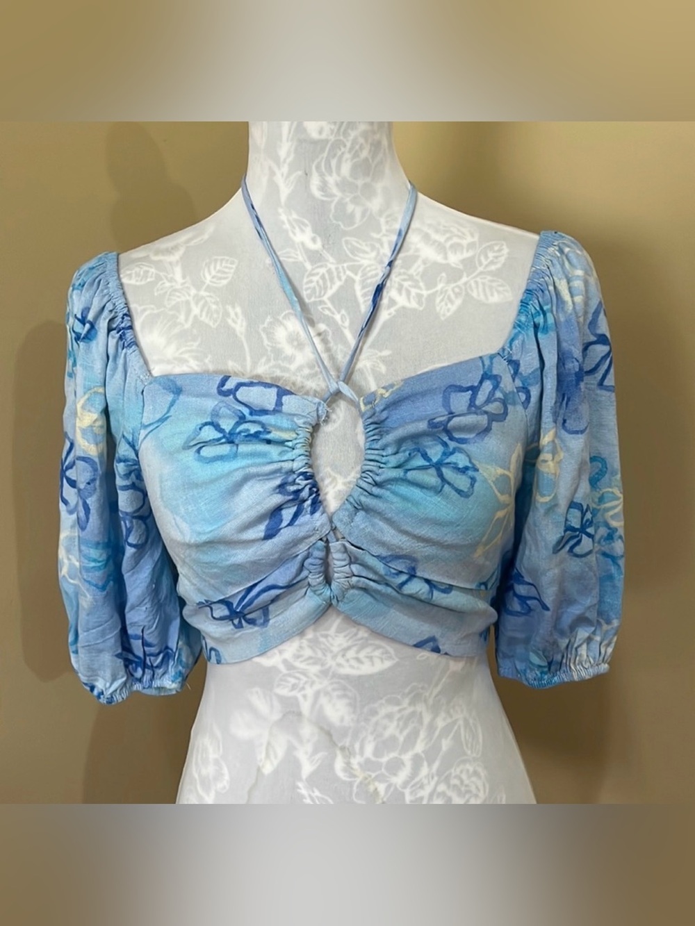 Wild Fable crop Blue Floral off the shoulder summer fun top size medium …